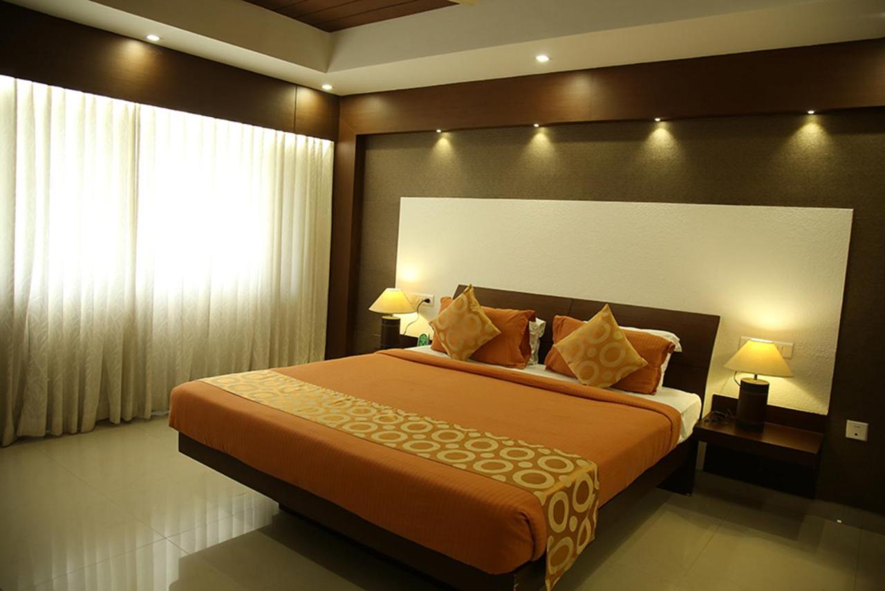 Royal Omars Hotel Kannur Exterior photo
