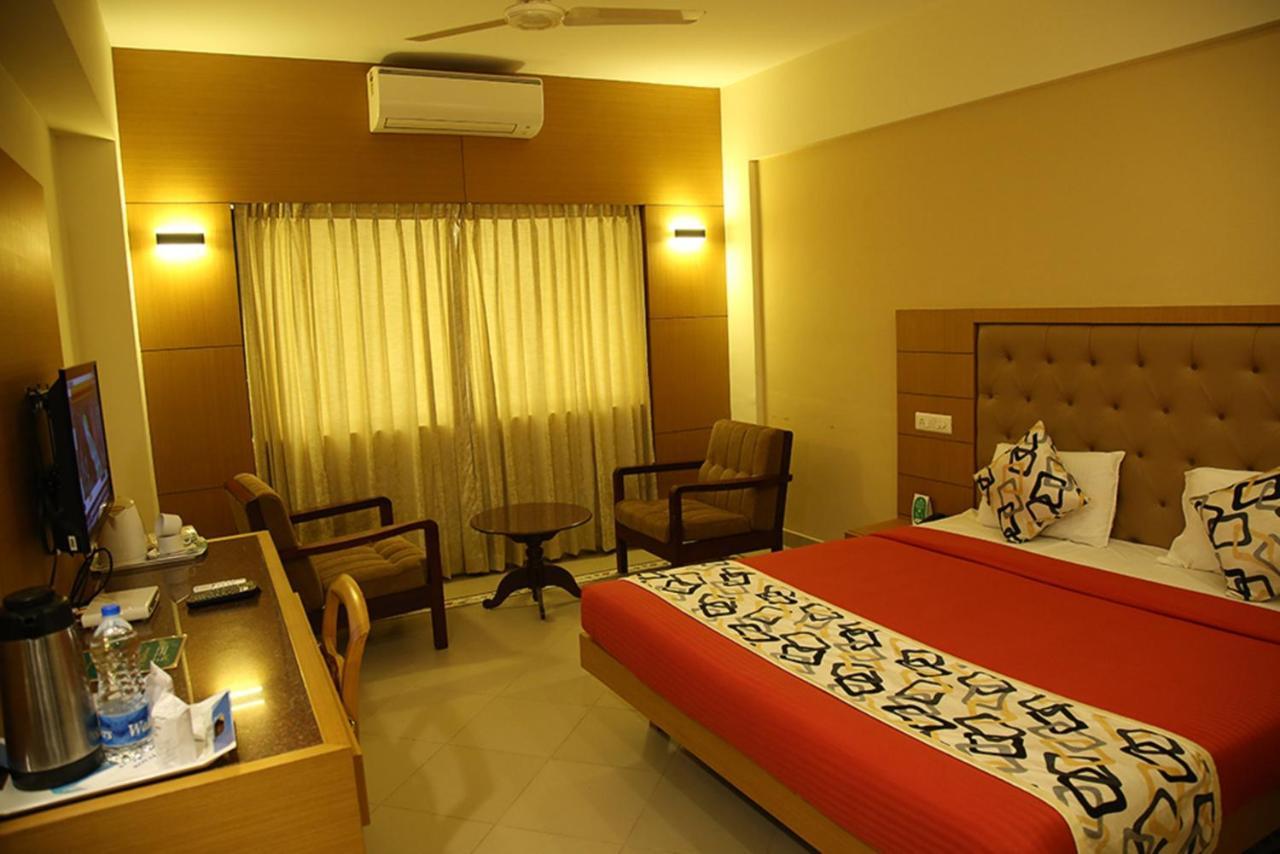 Royal Omars Hotel Kannur Exterior photo